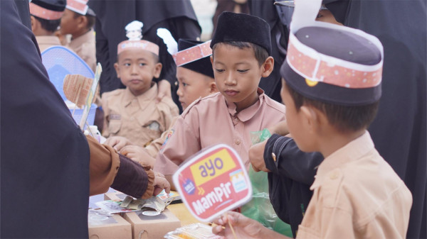 Market Fun Day SD Unggulan Al-Wahdah Sinjai Berlangsung Meriah dan Penuh Antusias